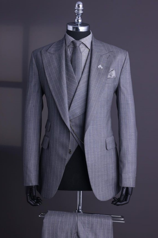 Cornell Chic Gray Peaked Lapel Three Pieces Striped Business Suits