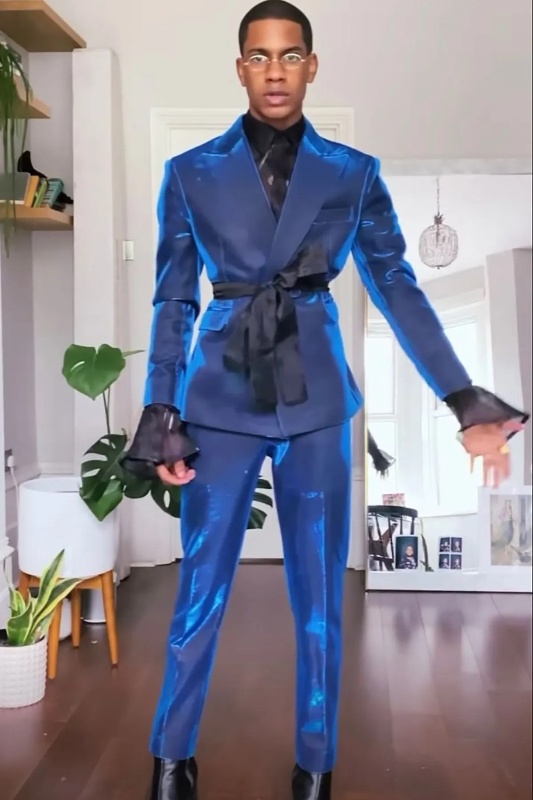 New Arrival Red Velvet Peaked Lapel Men's Prom Suits main image 0