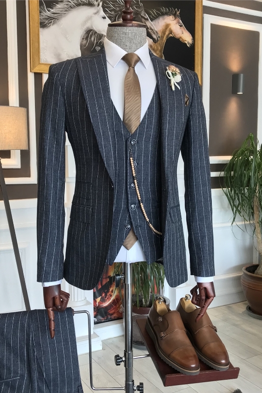 Bertram Handsome Black Peaked Lapel Three Pieces Business Suits